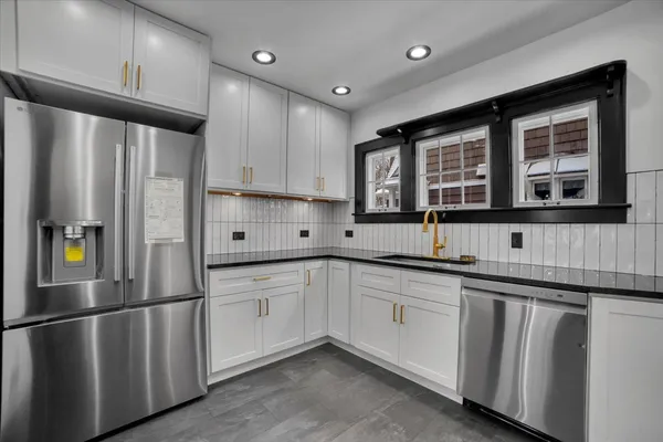 $4,950 | 4941 Montgomery Avenue, Downers Grove, IL 60515