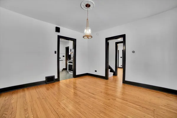 $4,950 | 4941 Montgomery Avenue, Downers Grove, IL 60515