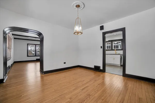 $4,950 | 4941 Montgomery Avenue, Downers Grove, IL 60515