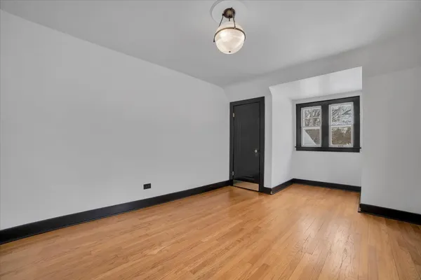 $4,950 | 4941 Montgomery Avenue, Downers Grove, IL 60515