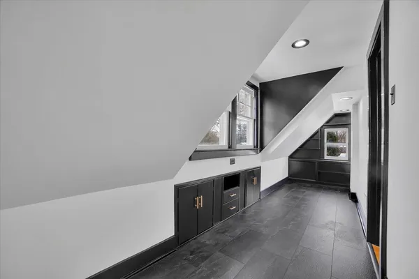 $4,950 | 4941 Montgomery Avenue, Downers Grove, IL 60515