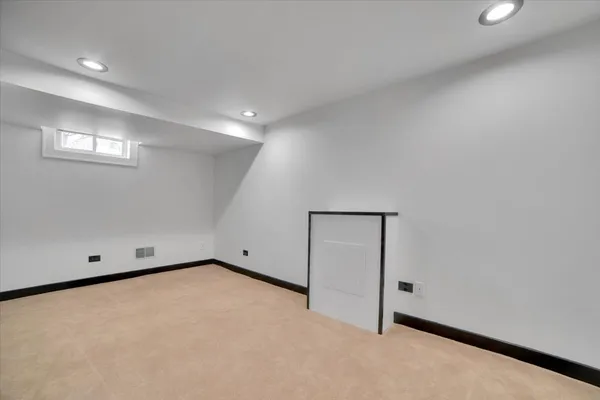 $4,950 | 4941 Montgomery Avenue, Downers Grove, IL 60515