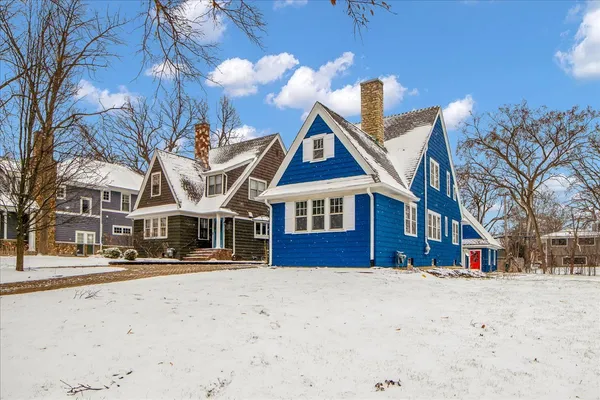 $4,950 | 4941 Montgomery Avenue, Downers Grove, IL 60515