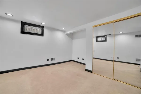 $4,950 | 4941 Montgomery Avenue, Downers Grove, IL 60515