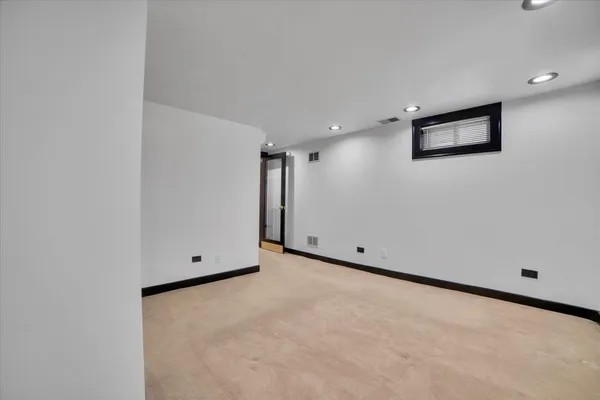 $4,950 | 4941 Montgomery Avenue, Downers Grove, IL 60515