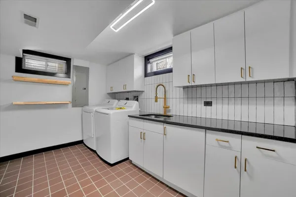 $4,950 | 4941 Montgomery Avenue, Downers Grove, IL 60515