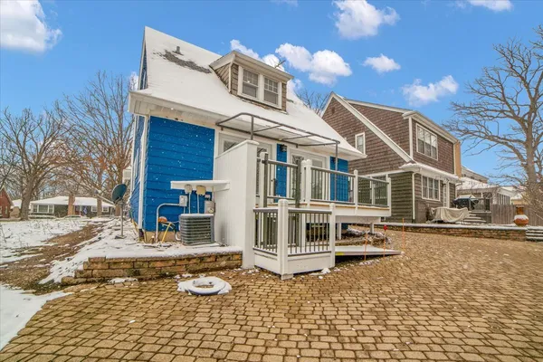 $4,950 | 4941 Montgomery Avenue, Downers Grove, IL 60515