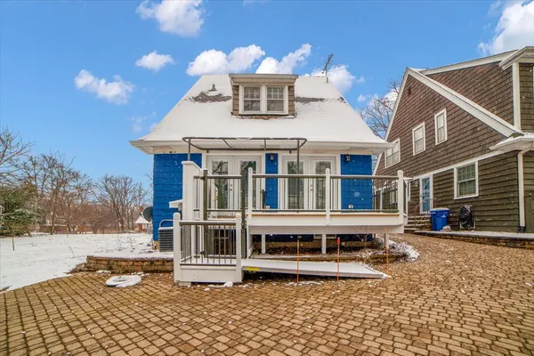 $4,950 | 4941 Montgomery Avenue, Downers Grove, IL 60515