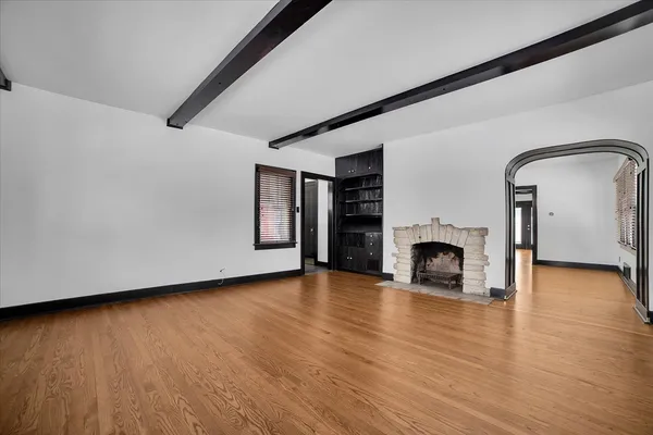 $4,950 | 4941 Montgomery Avenue, Downers Grove, IL 60515