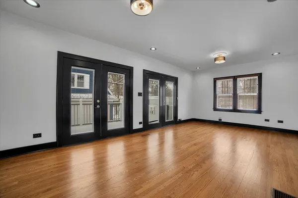 $4,950 | 4941 Montgomery Avenue, Downers Grove, IL 60515