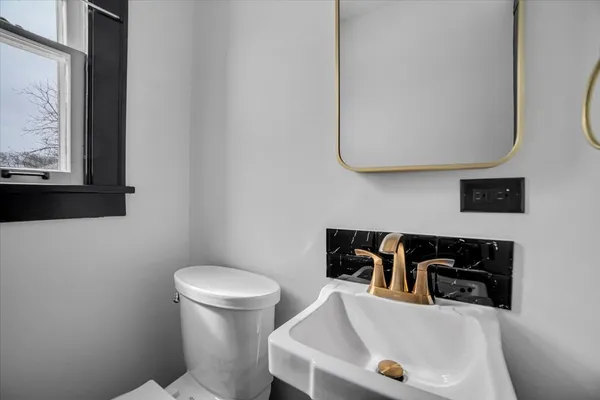 $4,950 | 4941 Montgomery Avenue, Downers Grove, IL 60515