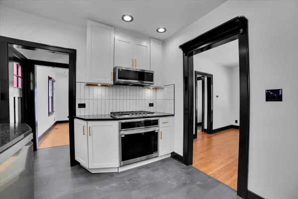 $4,950 | 4941 Montgomery Avenue, Downers Grove, IL 60515