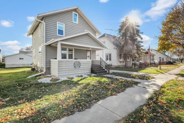 $203,000 | 115 Cleveland Street, Beaver Dam, WI 53916