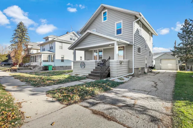 $203,000 | 115 Cleveland Street, Beaver Dam, WI 53916