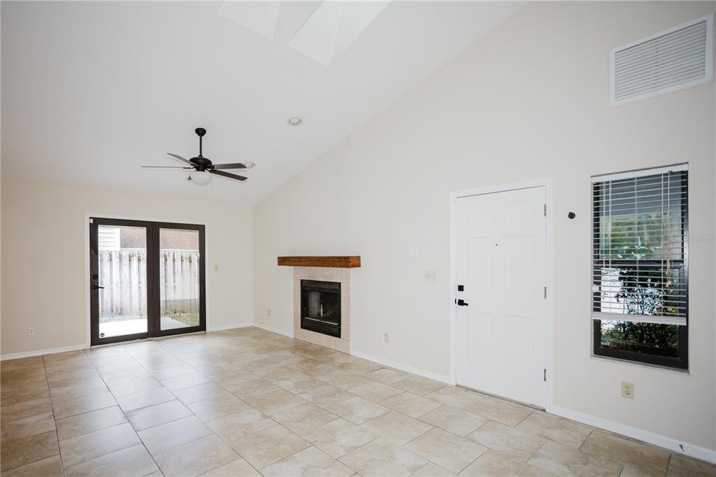 3915 Northwest 7th Place Gainesville, FL 32607 - Photo 6 of 16 Gallery Image 6