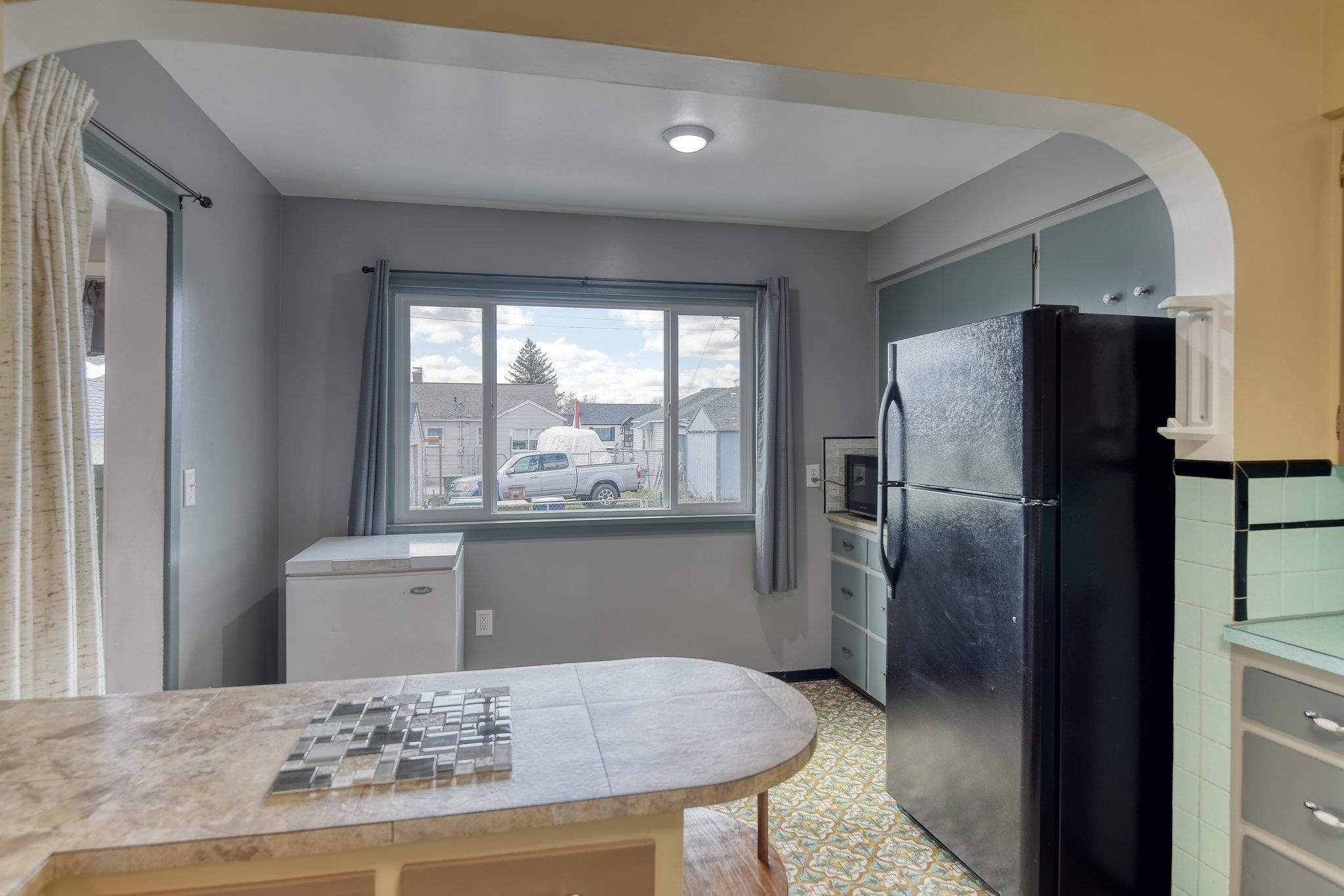 528 East Lacrosse Avenue Spokane, WA 99207 - Photo 12 of 50