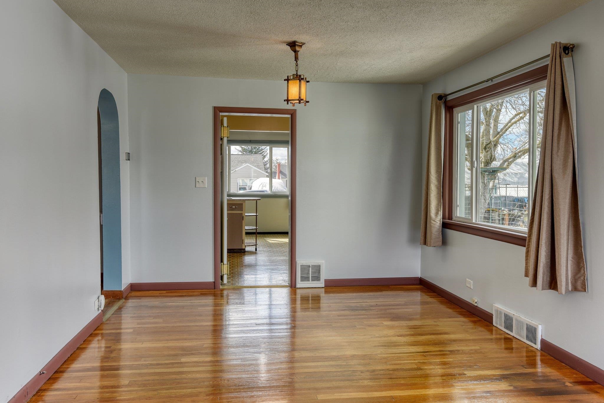 528 East Lacrosse Avenue Spokane, WA 99207 - Photo 16 of 50