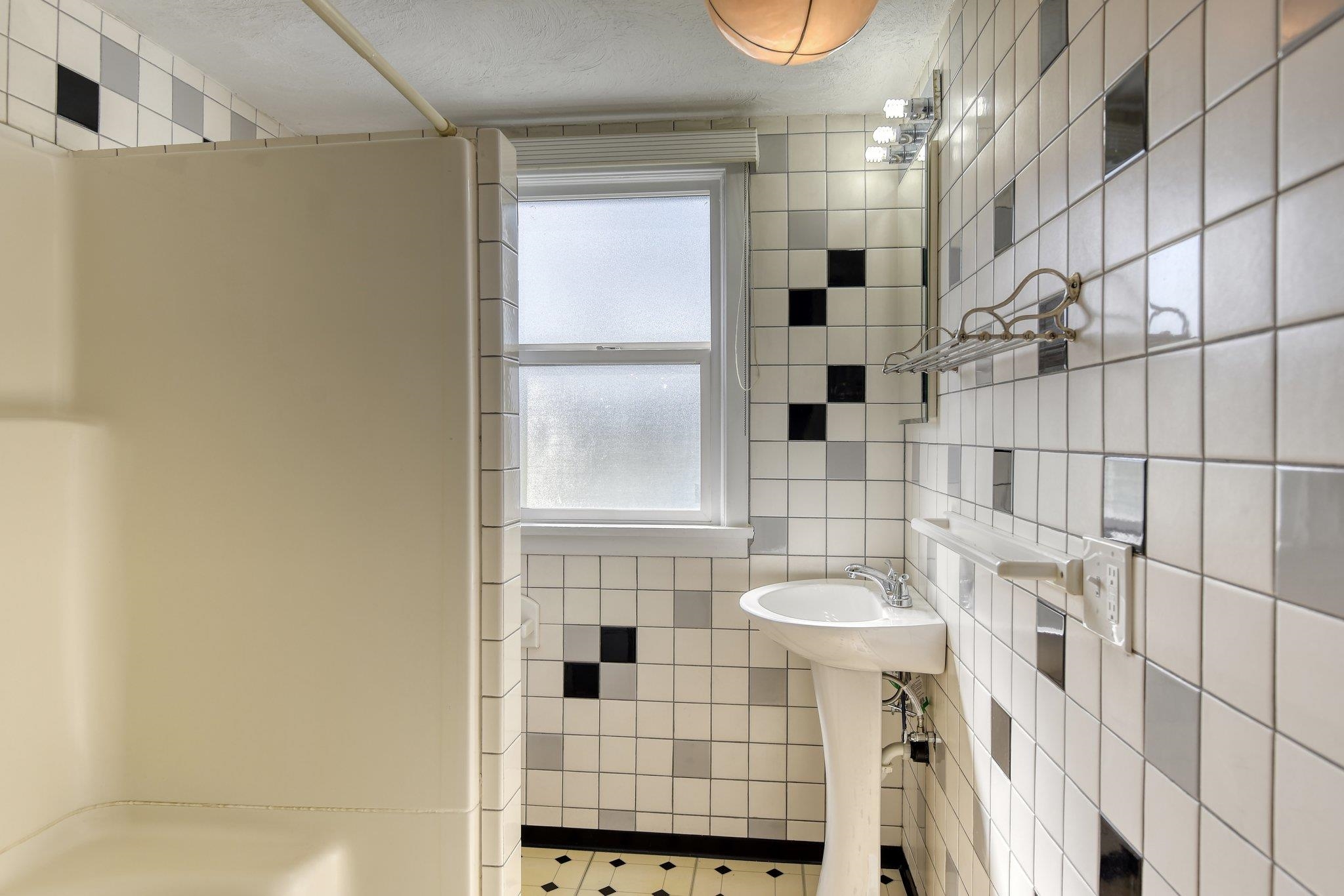 528 East Lacrosse Avenue Spokane, WA 99207 - Photo 19 of 50