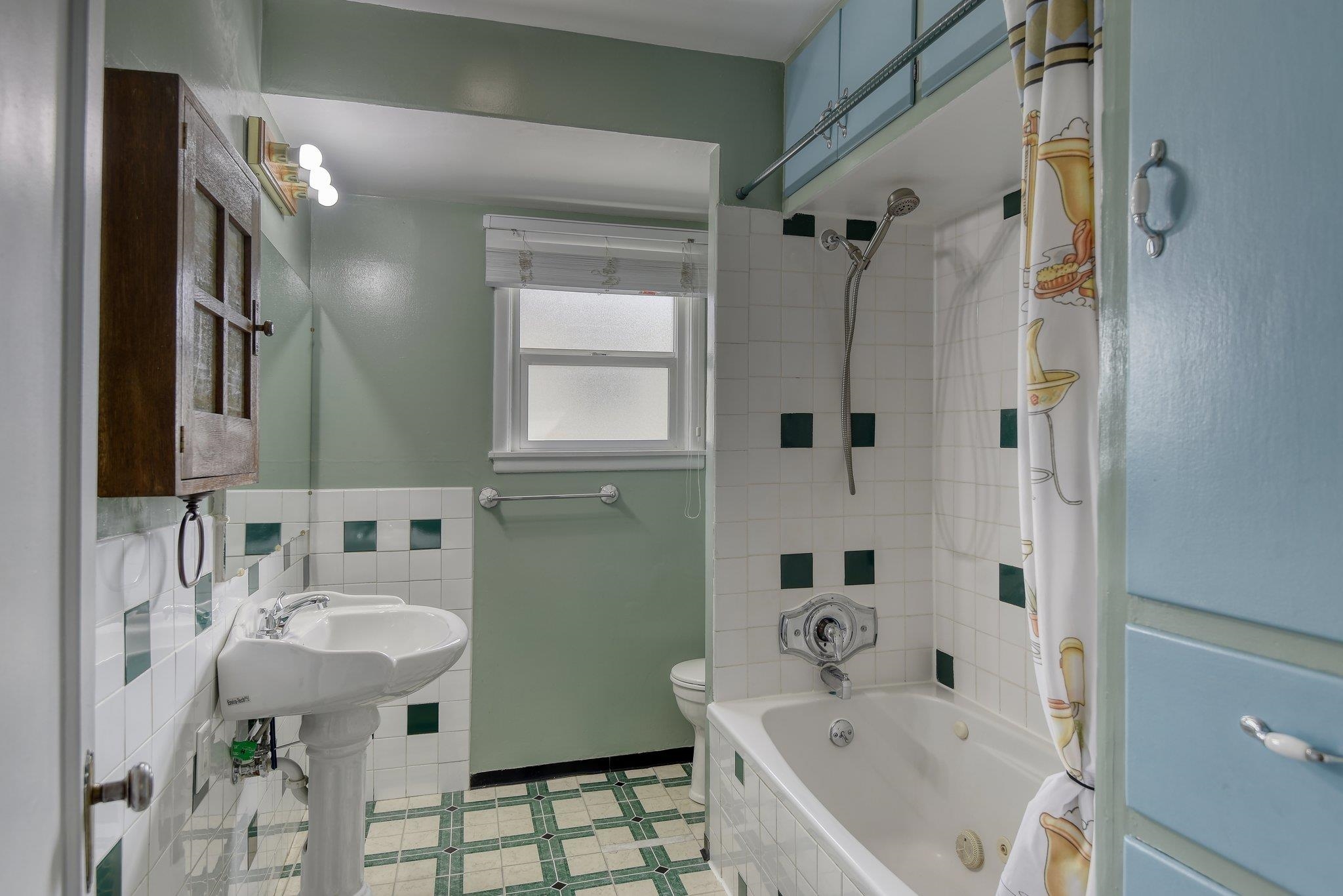 528 East Lacrosse Avenue Spokane, WA 99207 - Photo 22 of 50