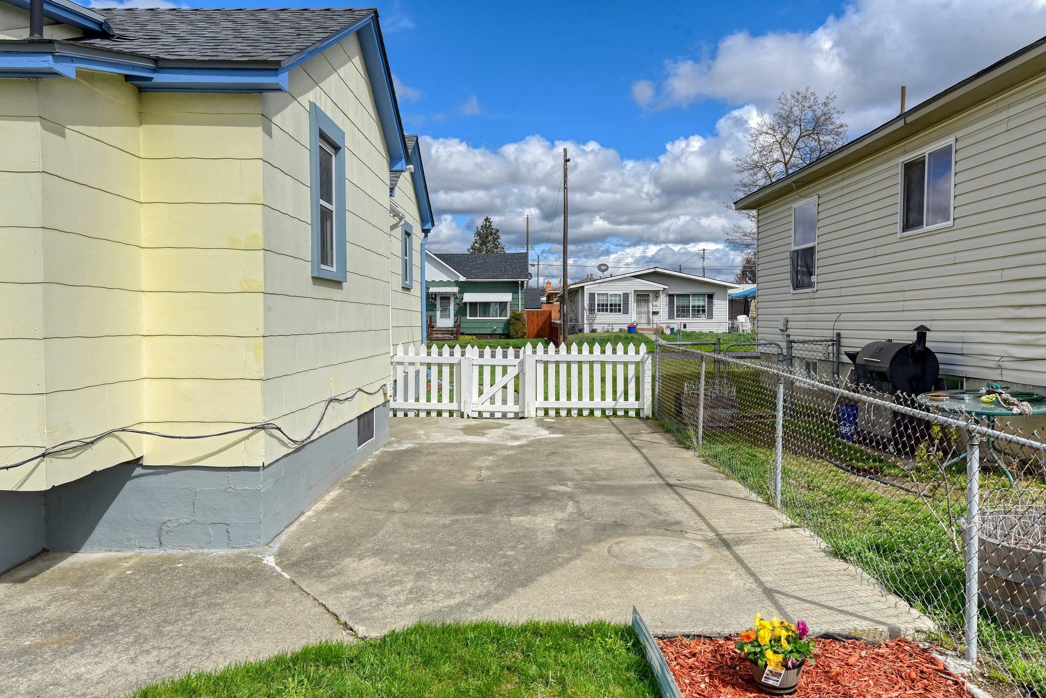 528 East Lacrosse Avenue Spokane, WA 99207 - Photo 45 of 50