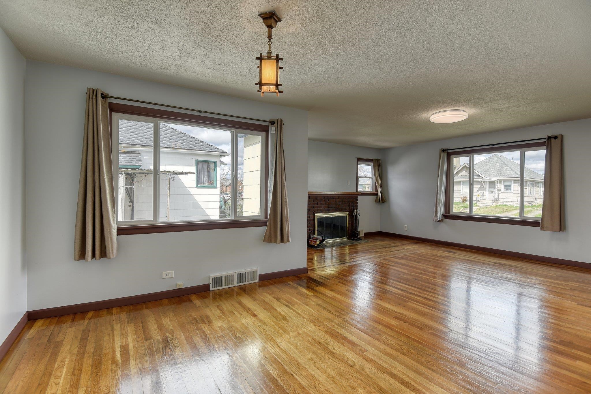 528 East Lacrosse Avenue Spokane, WA 99207 - Photo 6 of 50