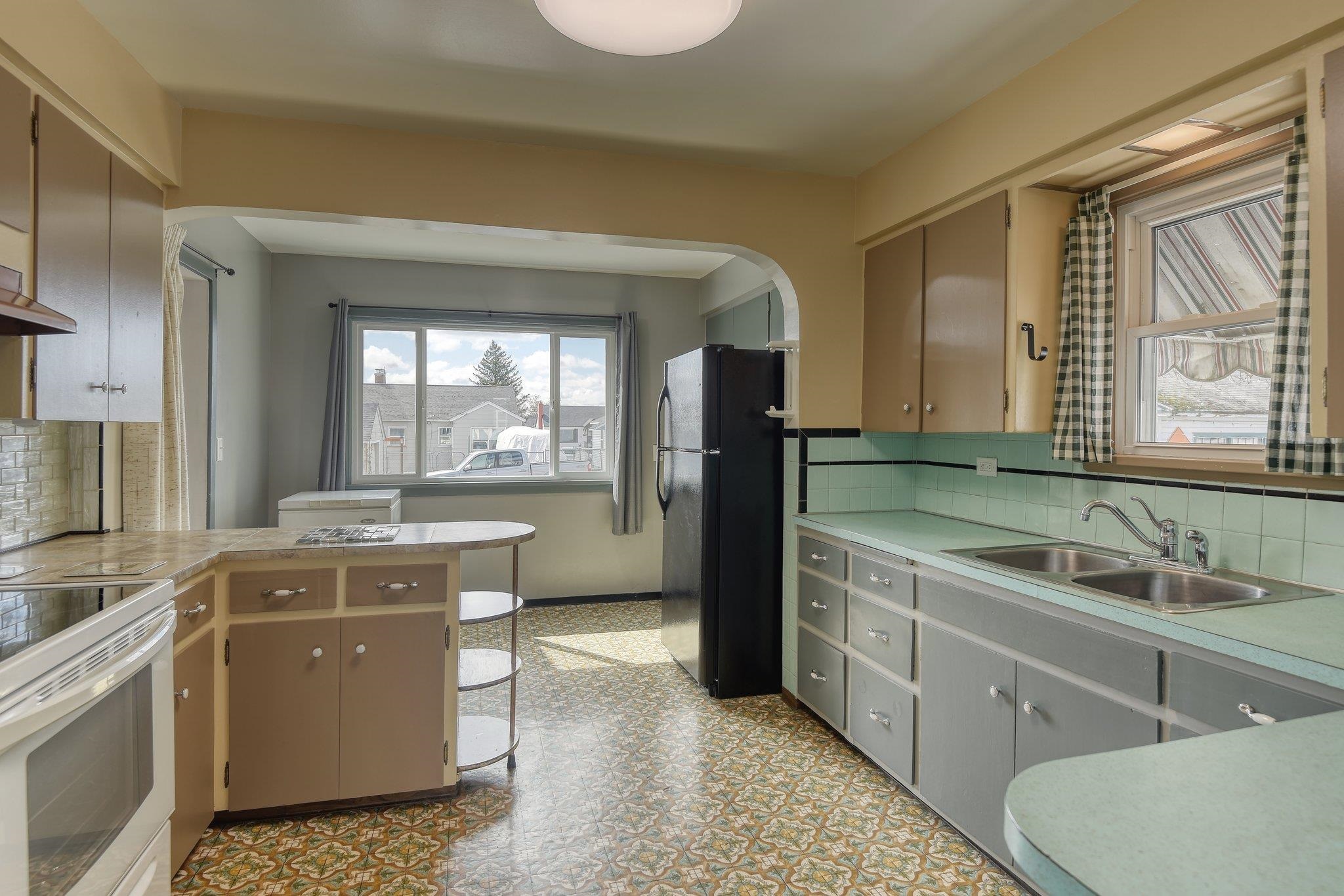 528 East Lacrosse Avenue Spokane, WA 99207 - Photo 10 of 50