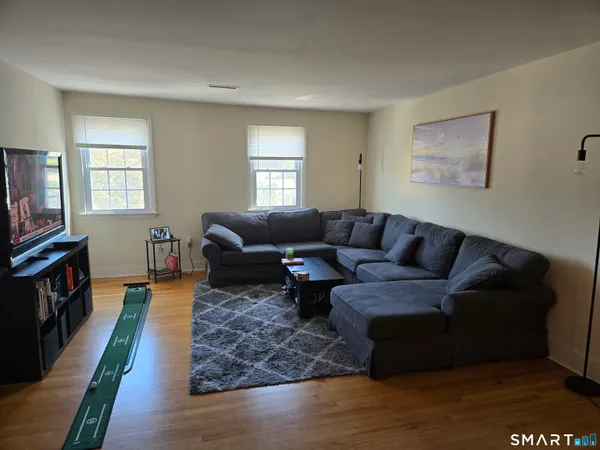 $2,000 | 1118 Main Street, Unit 1, Branford, CT 06405