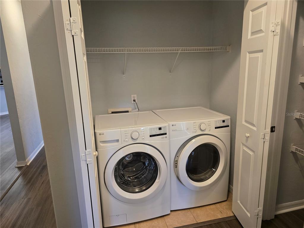 7976 48 Way Gainesville, FL 32653 - Photo 18 of 26 a utility room with dryer and washer