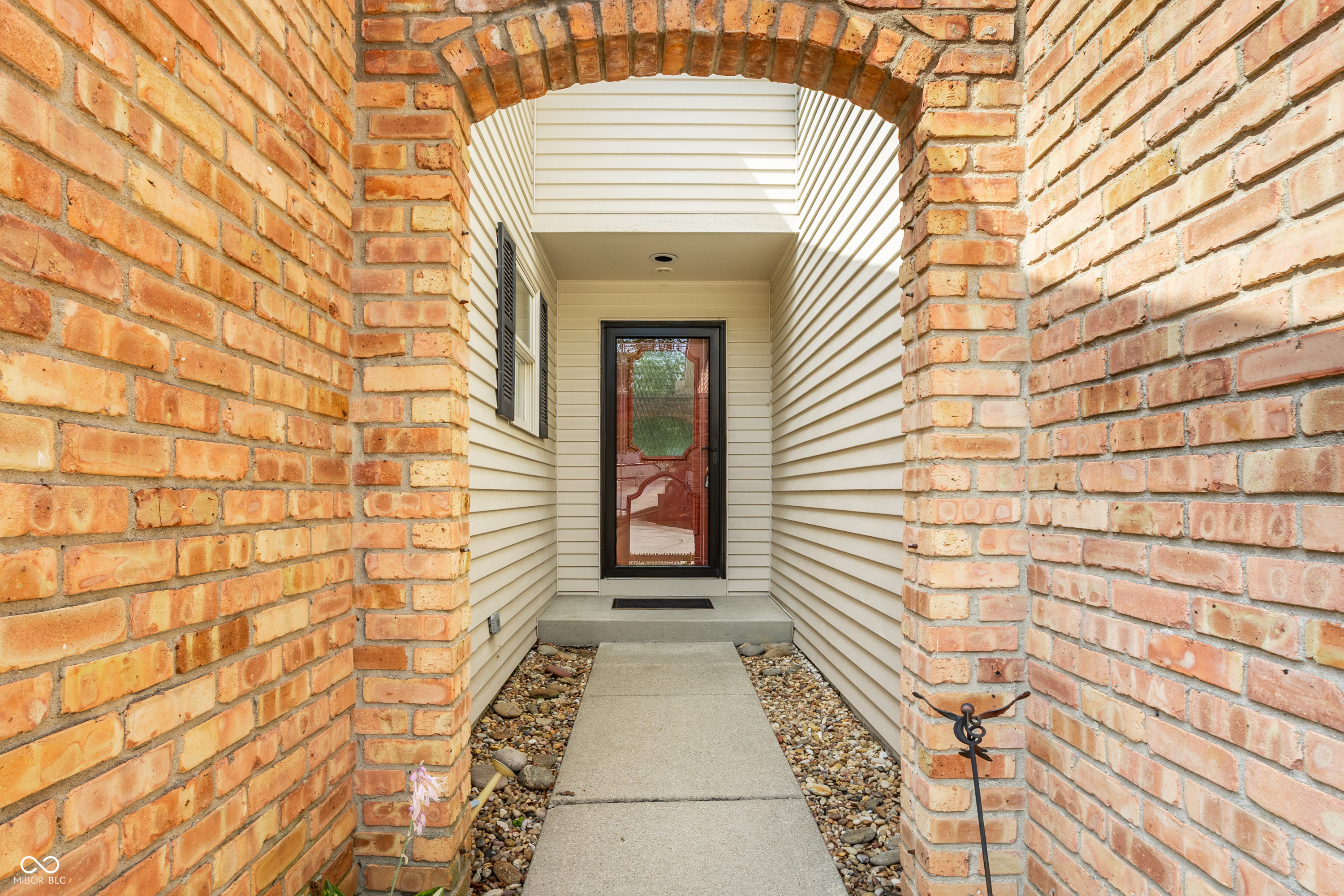 8406 Quail Hollow Road Indianapolis, IN 46260 - Photo 4 of 46 Gallery Image 4