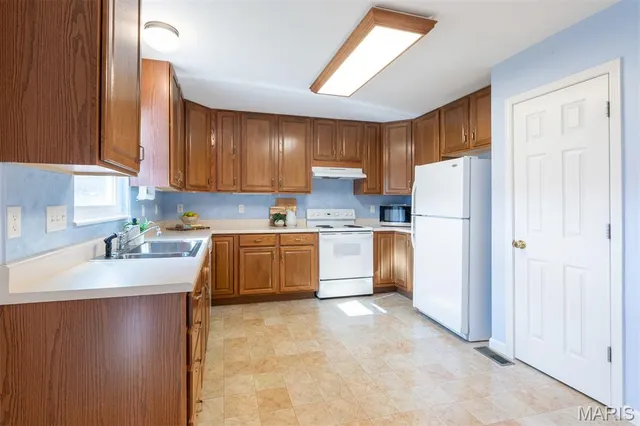 $369,900 | 13114 Walden Woods Court, St. Louis, MO 63146