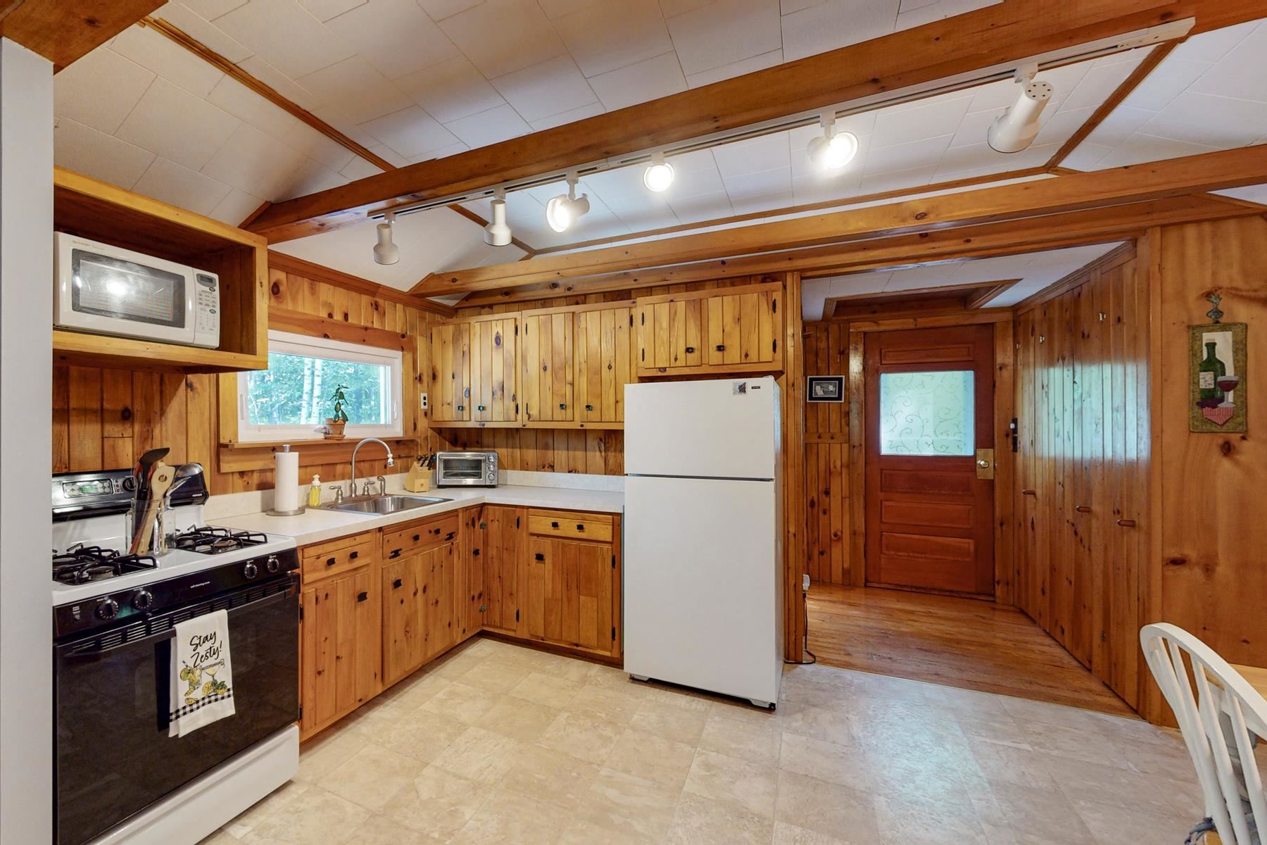 407 Birch Hill Road New Durham, NH 03855 - Photo 6 of 26 Gallery Image 6