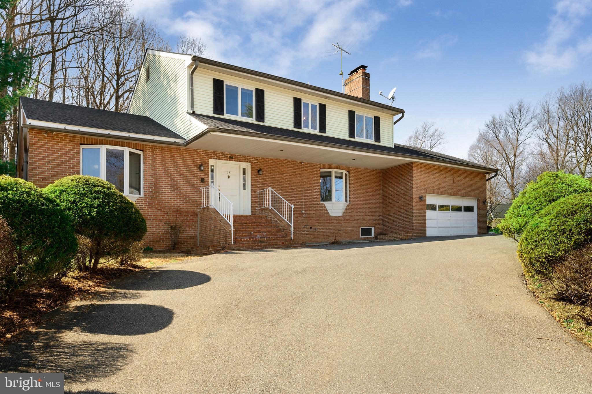 18 Homecrest Court Silver Spring, MD 20906 - Photo 2 of 31 Gallery Image 2