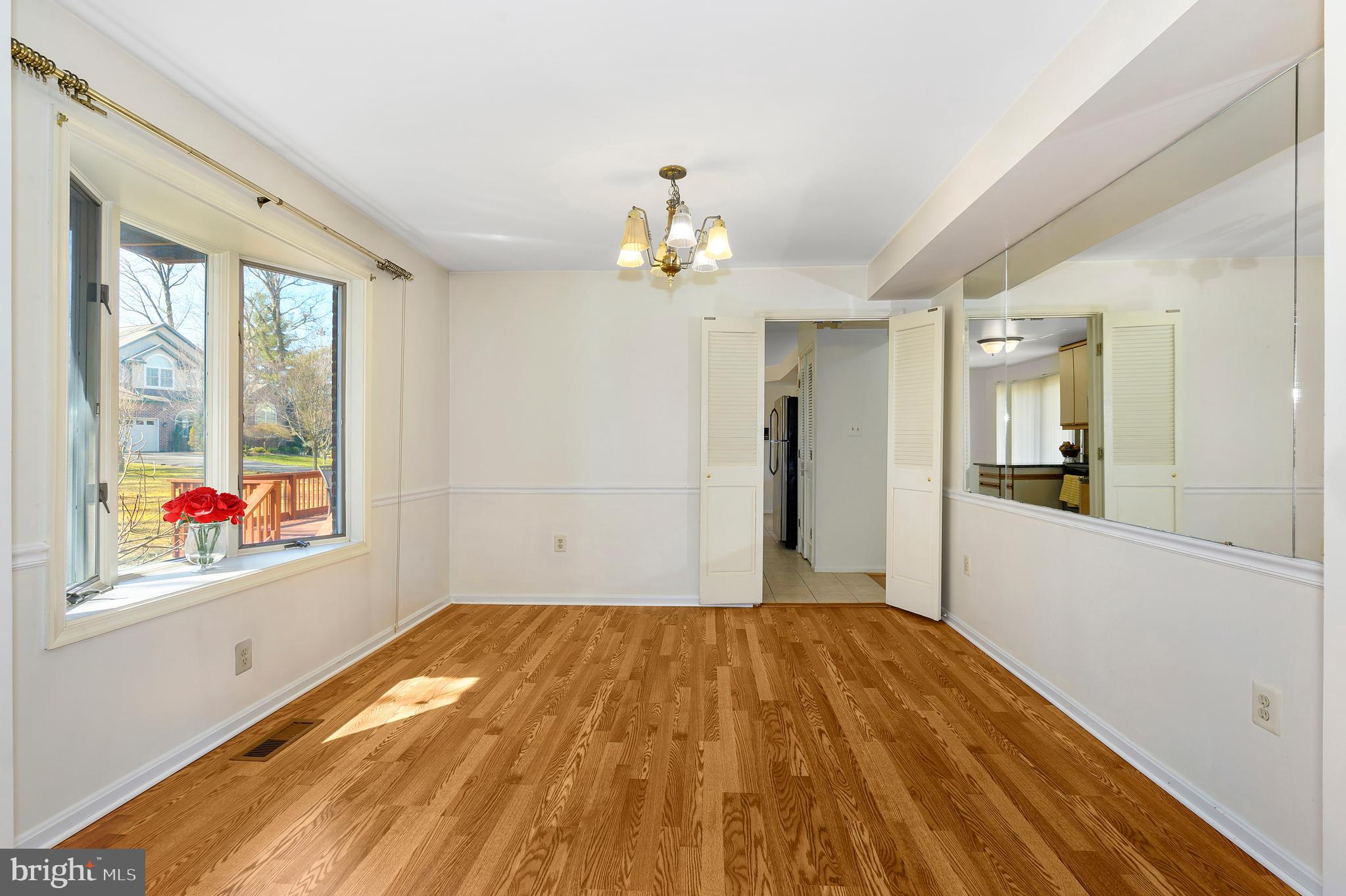 18 Homecrest Court Silver Spring, MD 20906 - Photo 8 of 31 Dining Room
