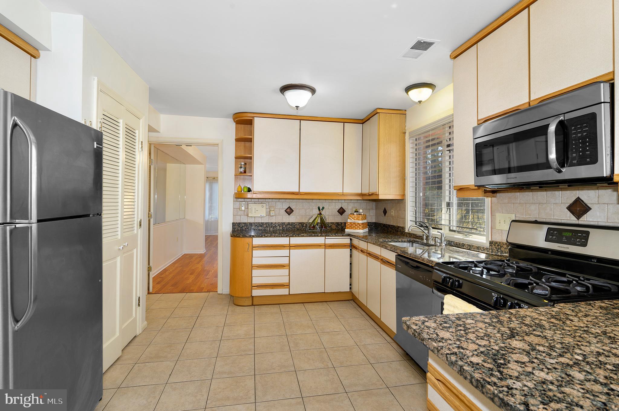 18 Homecrest Court Silver Spring, MD 20906 - Photo 9 of 31 Kitchen Photo #1