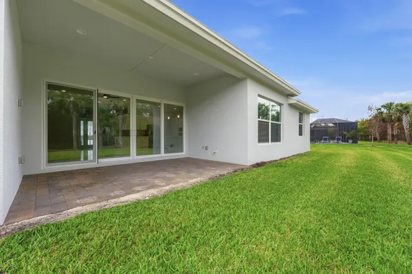 $3,500 | 6391 High Pointe Circle, Vero Beach, FL 32967