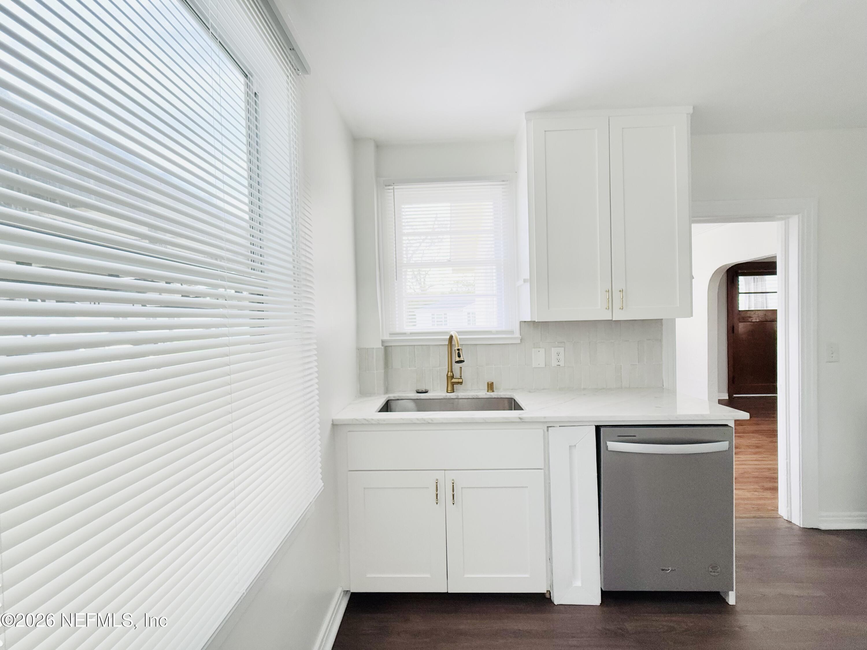 2043 Huntsford Road Jacksonville, FL 32207 - Photo 13 of 20 Kitchen