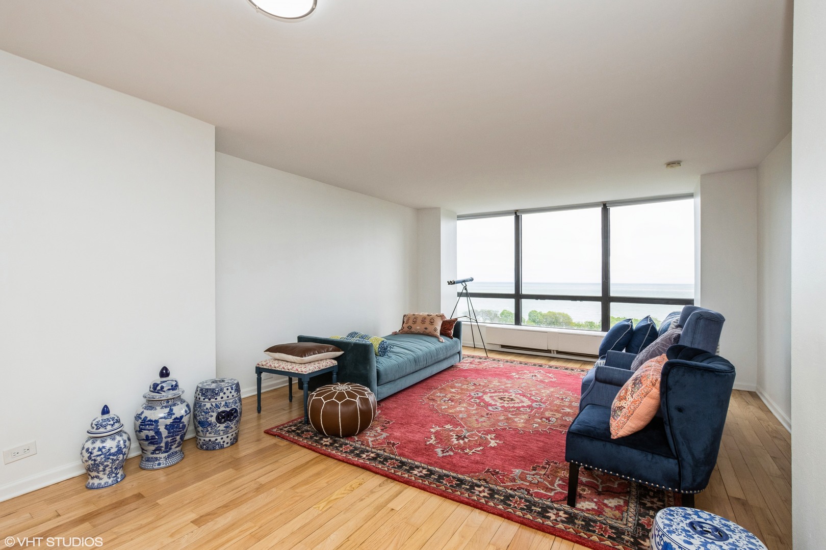 5415 North Sheridan Road, Unit 1504 Chicago, IL 60640 - Photo 7 of 21 a room with furniture toys and a large window