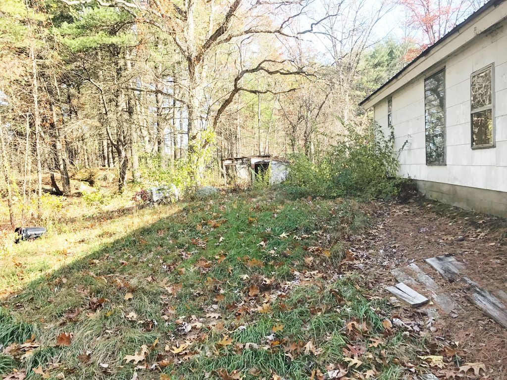 10 Stokes Road Londonderry, NH 03053 - Photo 3 of 5
