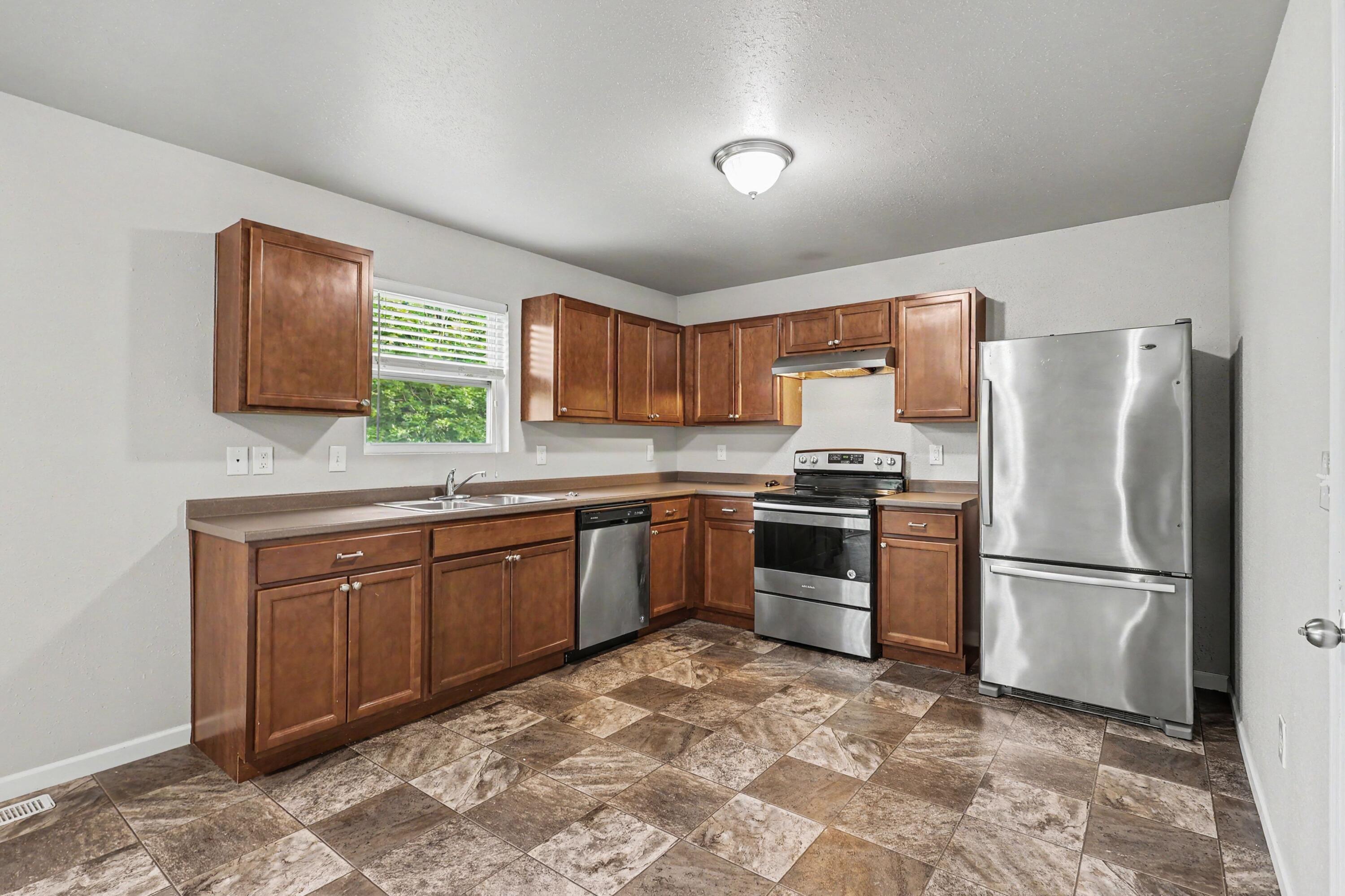 1040 Broken Ridge Drive Lansing, MI 48917 - Photo 5 of 24 015_file_3543