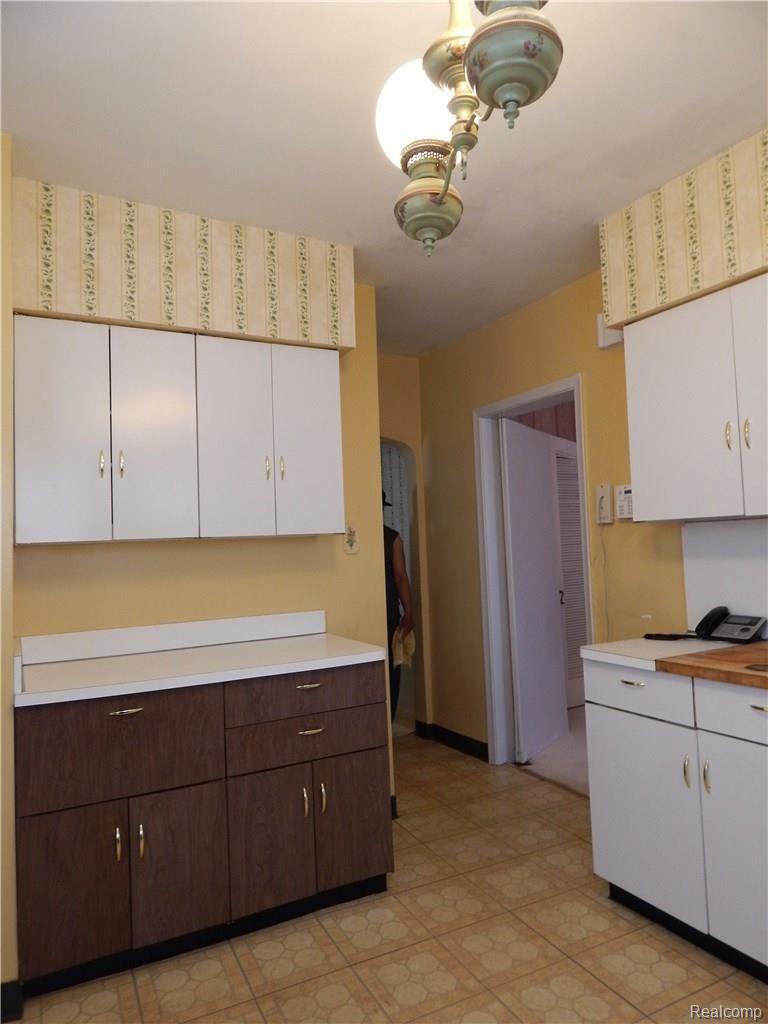 19690 Shrewsbury Road Detroit, MI 48221 - Photo 20 of 69 DSCN8007.jpg