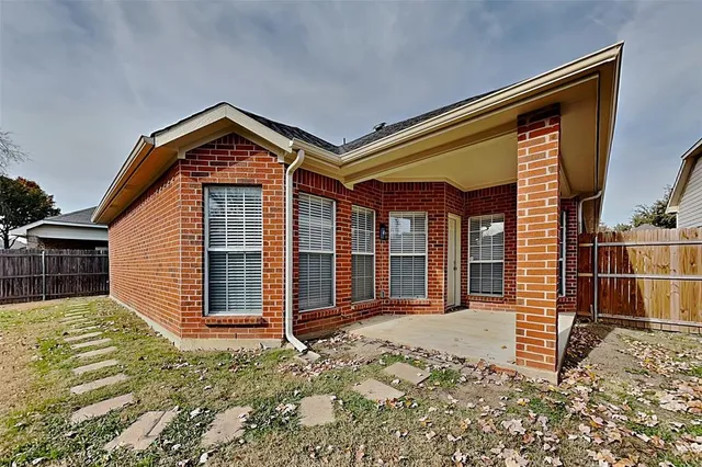 $2,175 | 4816 Grainger Trail, Fort Worth, TX 76137