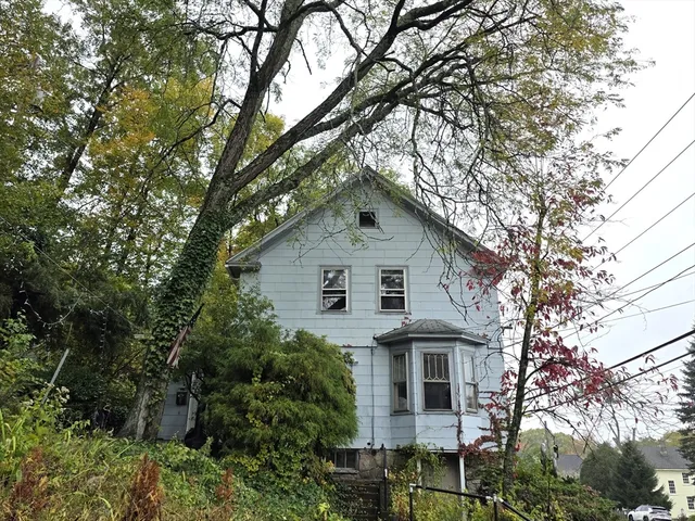 $2,500 | 1168 Grafton Street, Worcester, MA 01604