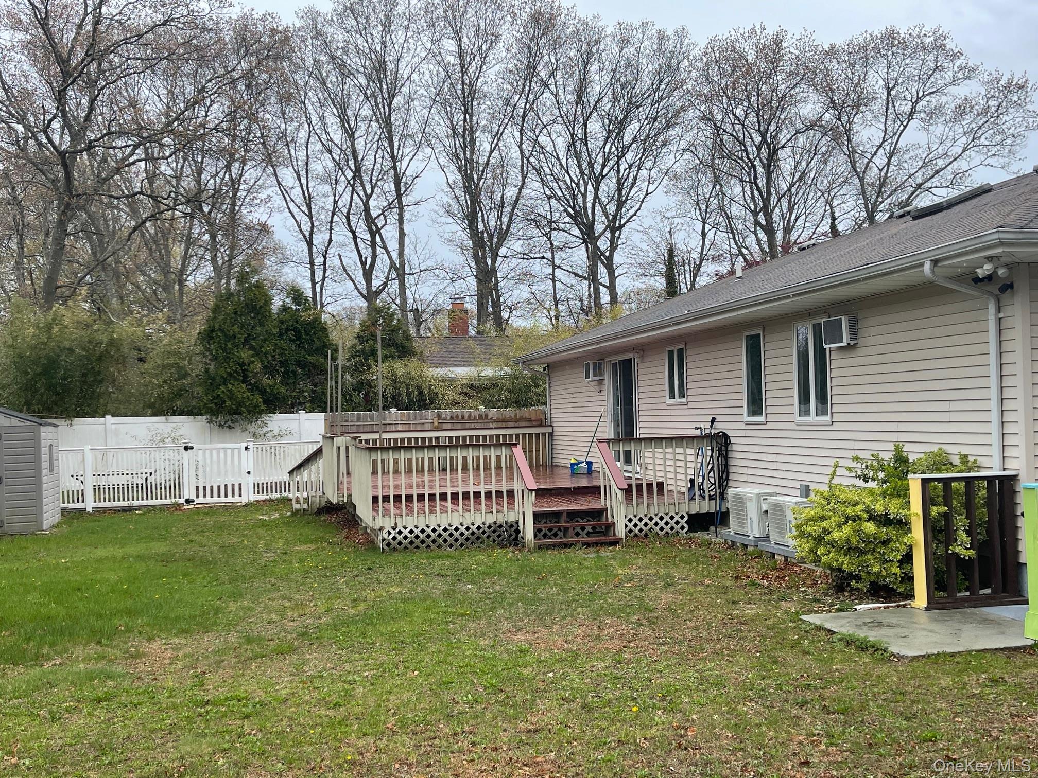 171 Hounslow Road Shirley, NY 11967 - Photo 4 of 5