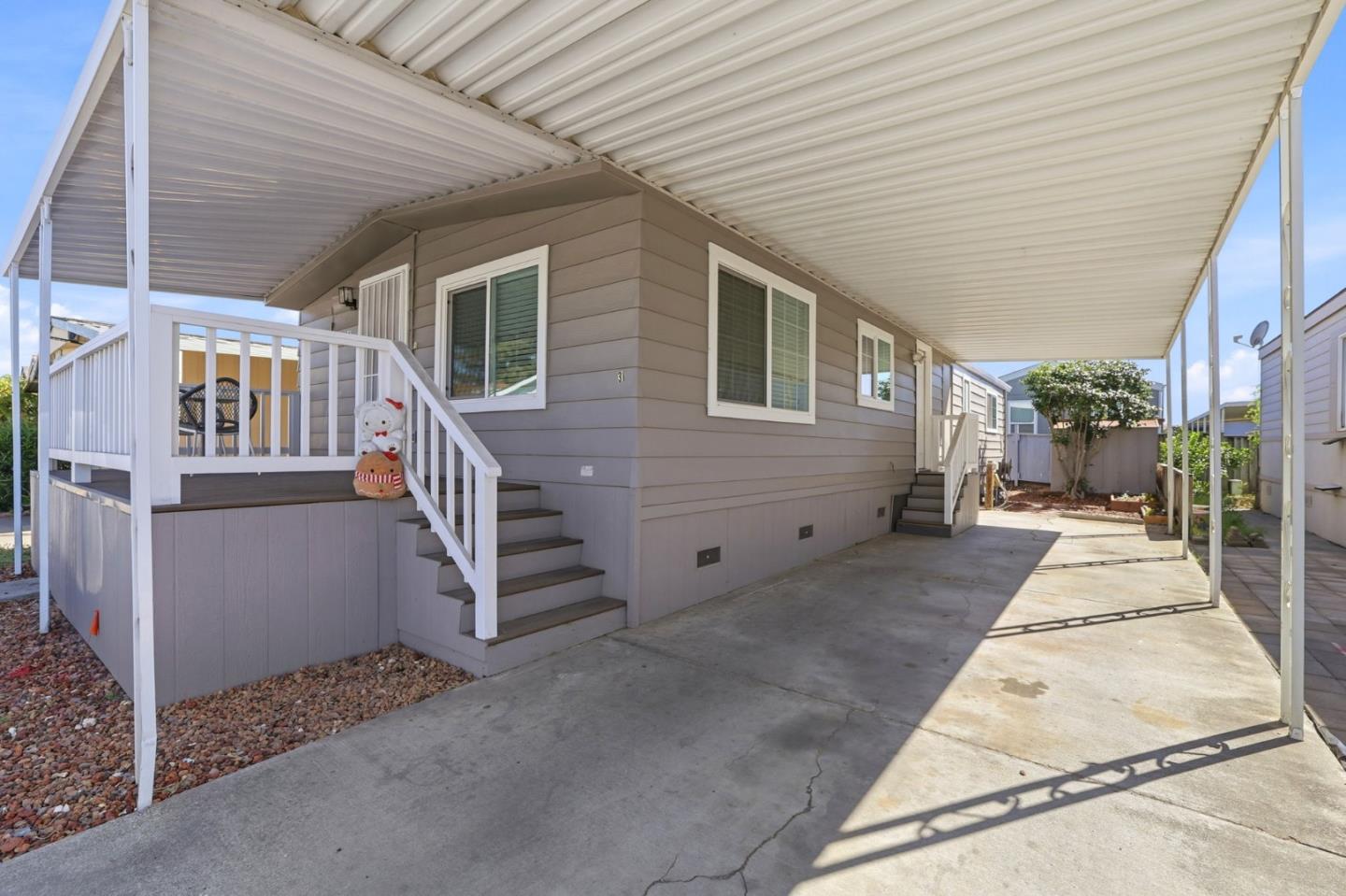 555 Umbarger Road, Unit 31 San Jose, CA 95111 - Photo 17 of 18 a view of a house with porch