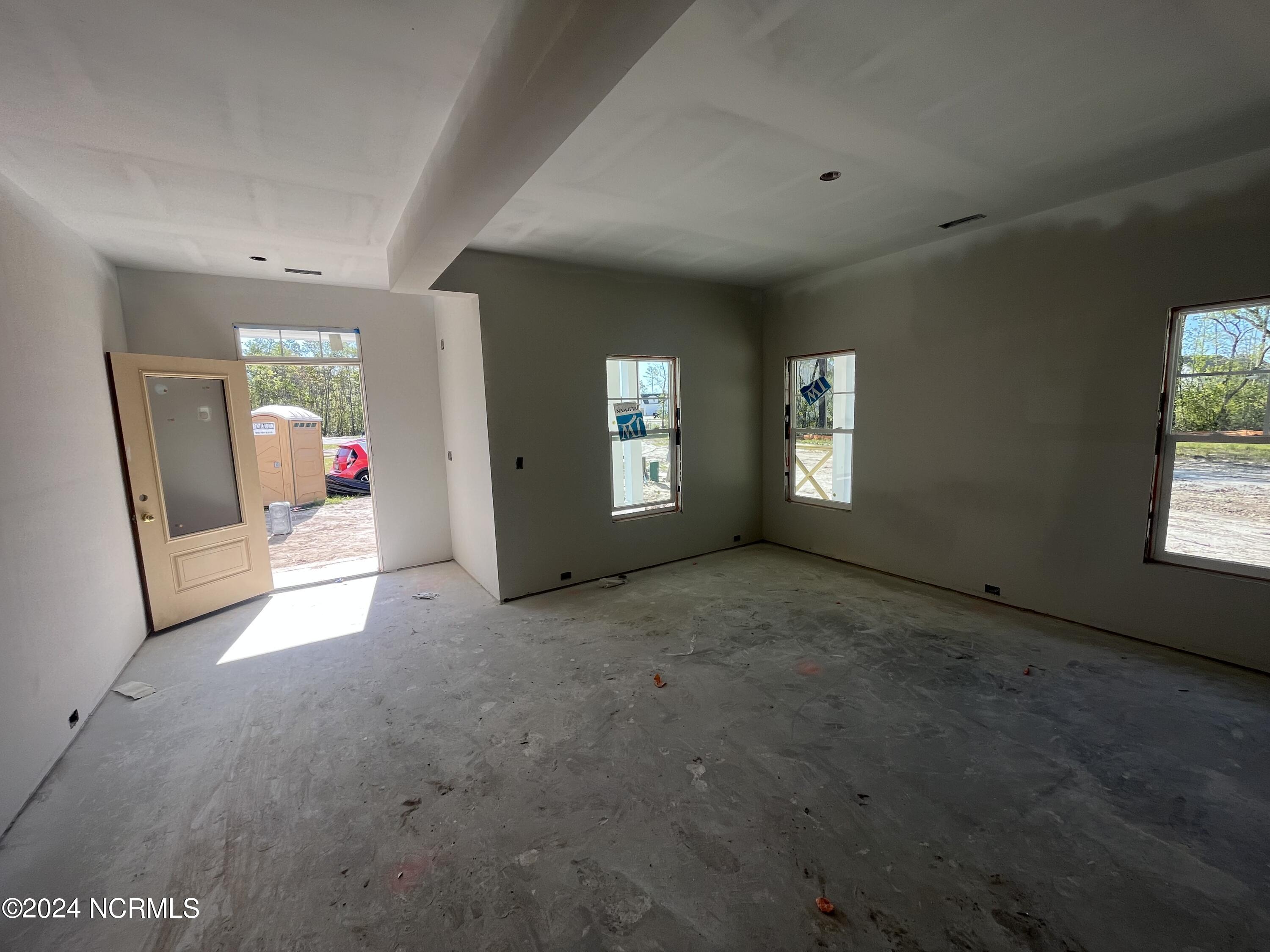 159 Allbrook Way Hampstead, NC 28443 - Photo 5 of 11 Entry/Dining