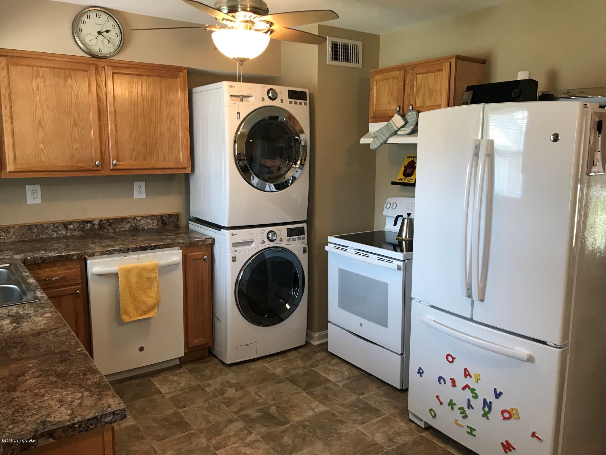 195 Meadowood Road Louisville, KY 40229 - Photo 9 of 28 image