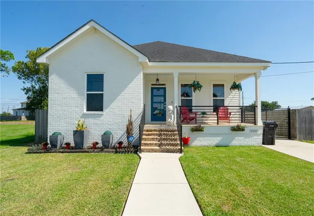 $319,000 | 2009 Center Street, Arabi, LA 70032