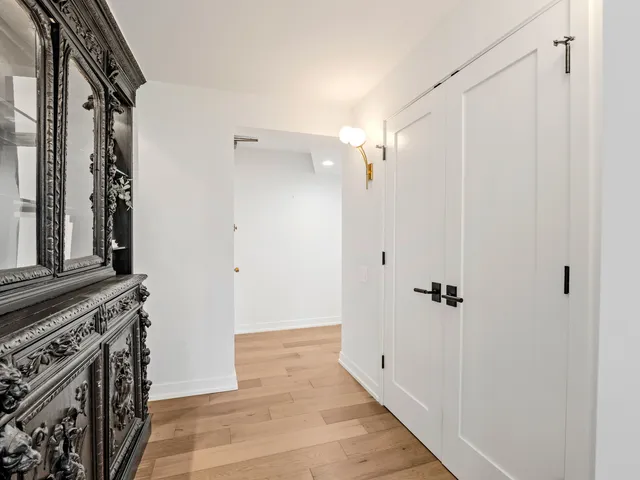 $1,299,900 | 200 East Delaware Place, Unit 8/9C, Chicago, IL 60611