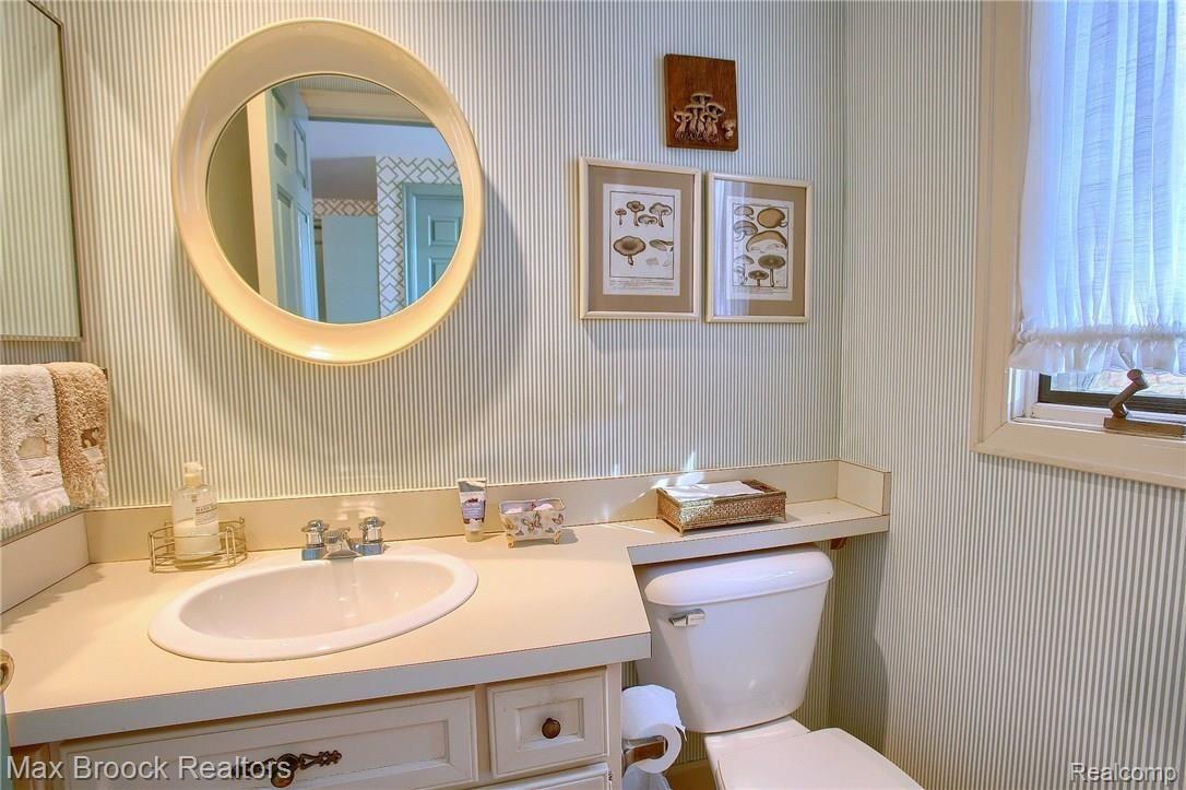 300 Cranbrook Road Bloomfield Hills, MI 48304 - Photo 23 of 51 Back Hall Half Bath