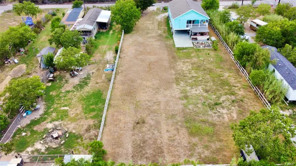 $85,000 | 1003 B 24th Street, San Leon, TX 77539